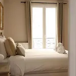 Parisian Charm 1-Bedroom Apartment Near Les Invalides