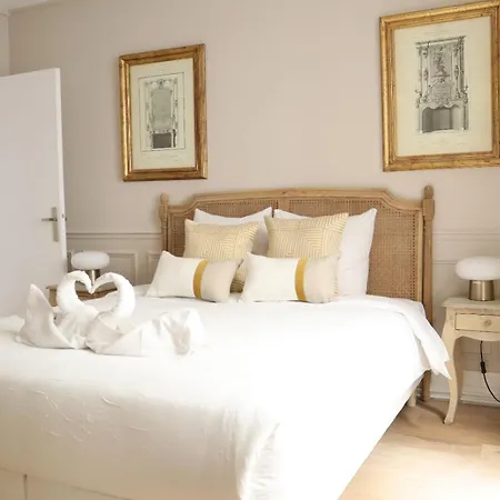 Apartment Parisian Charm 1-bedroom Near Les Invalides *